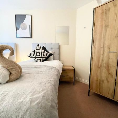 Best Price - Amazing 2 Bed 2 Bath - 4 Singles Or Super King Beds, 10 Min Walk To City Centre, 5 Minute Walk To Mayflower Theatre, Smart Tv, Ensuite, Balcony, Free Parking Σαουθάμπτον Εξωτερικό φωτογραφία
