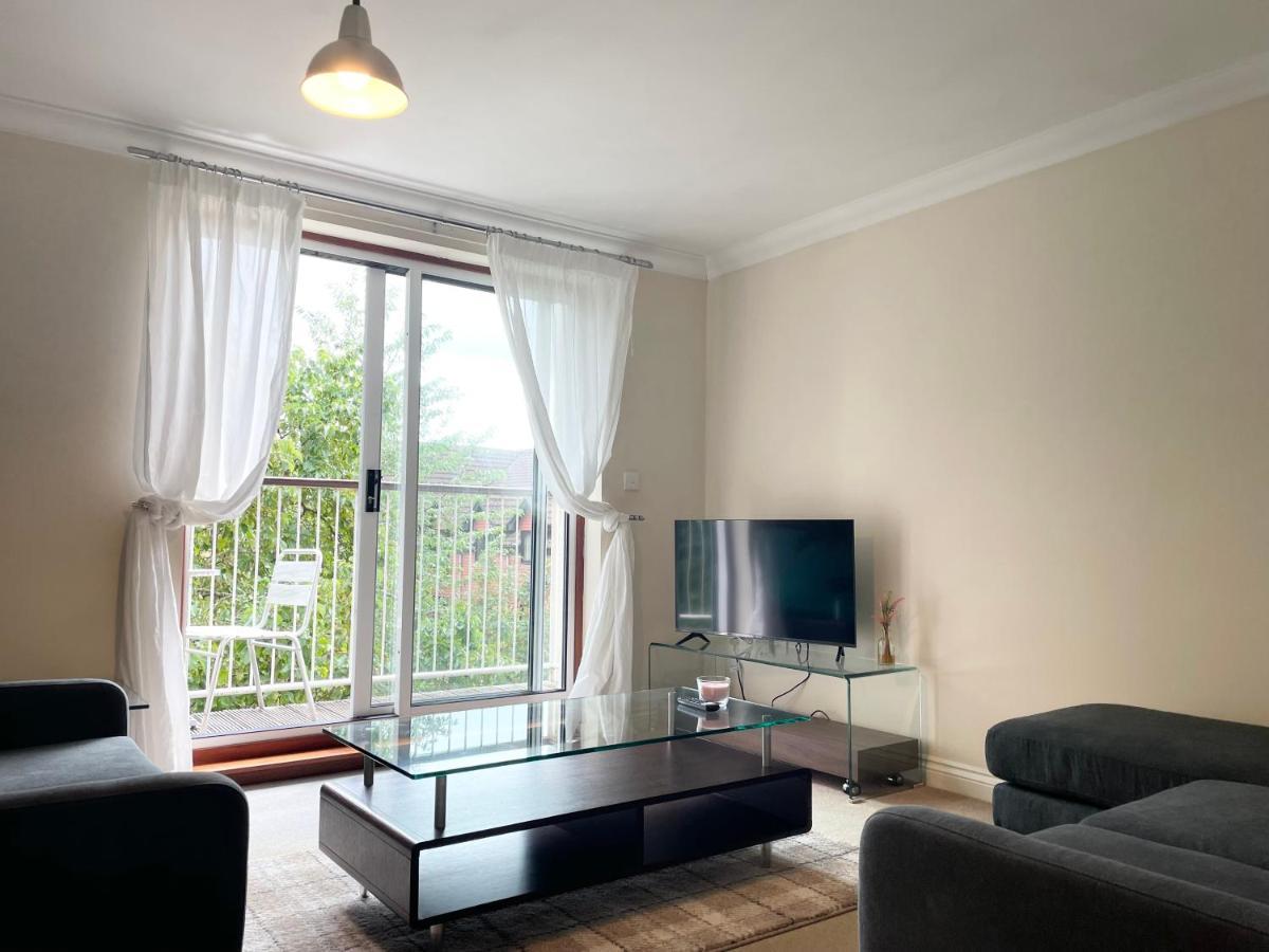 Best Price - Amazing 2 Bed 2 Bath - 4 Singles Or Super King Beds, 10 Min Walk To City Centre, 5 Minute Walk To Mayflower Theatre, Smart Tv, Ensuite, Balcony, Free Parking Σαουθάμπτον Εξωτερικό φωτογραφία