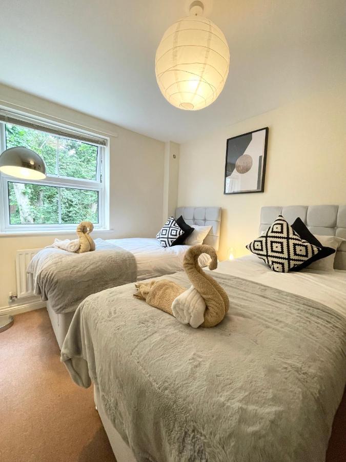 Best Price - Amazing 2 Bed 2 Bath - 4 Singles Or Super King Beds, 10 Min Walk To City Centre, 5 Minute Walk To Mayflower Theatre, Smart Tv, Ensuite, Balcony, Free Parking Σαουθάμπτον Εξωτερικό φωτογραφία
