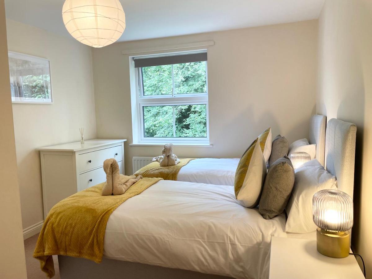 Best Price - Amazing 2 Bed 2 Bath - 4 Singles Or Super King Beds, 10 Min Walk To City Centre, 5 Minute Walk To Mayflower Theatre, Smart Tv, Ensuite, Balcony, Free Parking Σαουθάμπτον Εξωτερικό φωτογραφία