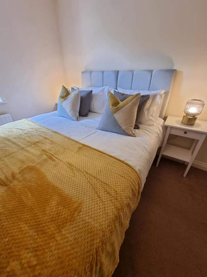 Best Price - Amazing 2 Bed 2 Bath - 4 Singles Or Super King Beds, 10 Min Walk To City Centre, 5 Minute Walk To Mayflower Theatre, Smart Tv, Ensuite, Balcony, Free Parking Σαουθάμπτον Εξωτερικό φωτογραφία