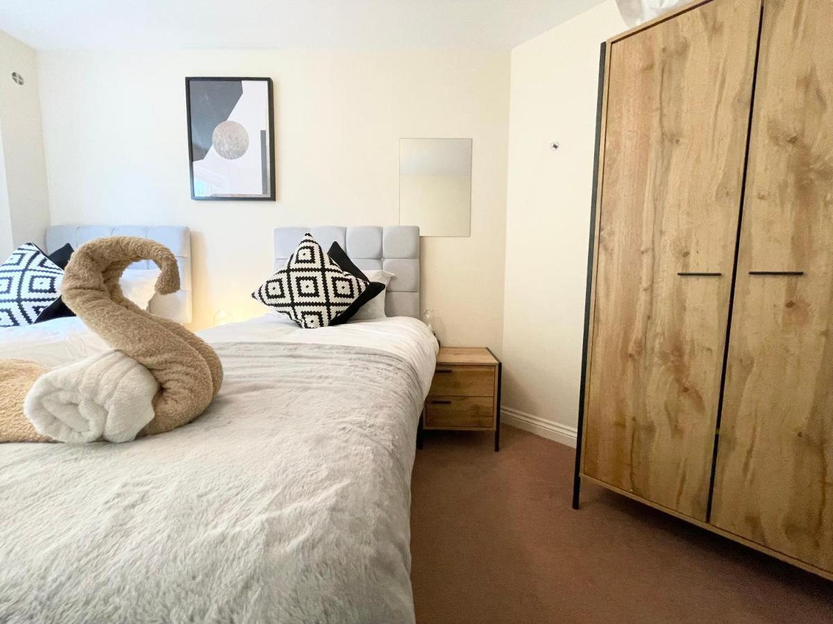 Best Price - Amazing 2 Bed 2 Bath - 4 Singles Or Super King Beds, 10 Min Walk To City Centre, 5 Minute Walk To Mayflower Theatre, Smart Tv, Ensuite, Balcony, Free Parking Σαουθάμπτον Εξωτερικό φωτογραφία