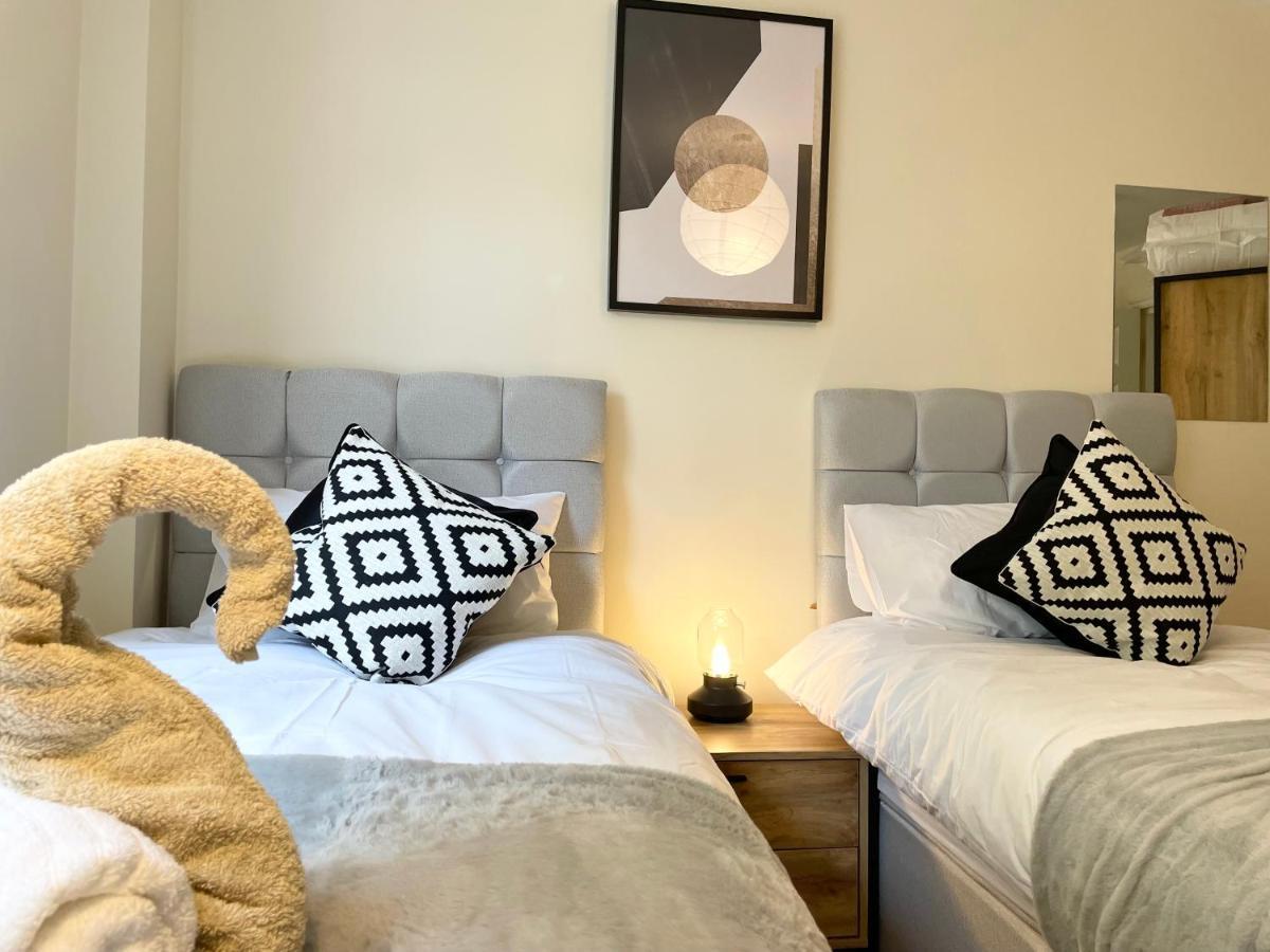 Best Price - Amazing 2 Bed 2 Bath - 4 Singles Or Super King Beds, 10 Min Walk To City Centre, 5 Minute Walk To Mayflower Theatre, Smart Tv, Ensuite, Balcony, Free Parking Σαουθάμπτον Εξωτερικό φωτογραφία